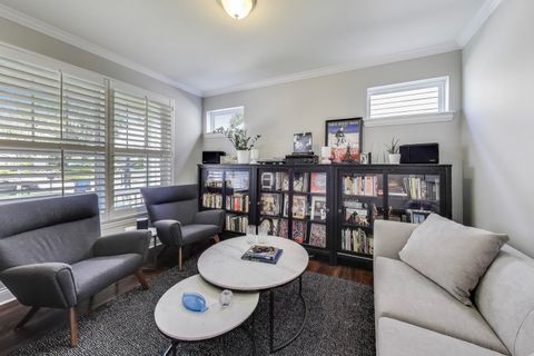 Tiny photo for 557 N Myrtle Avenue, Elmhurst, IL 60126 (MLS # 12486360)