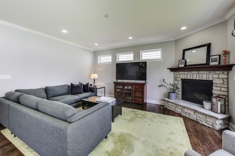 Tiny photo for 557 N Myrtle Avenue, Elmhurst, IL 60126 (MLS # 12486360)