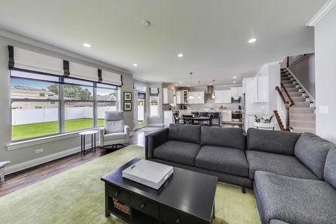 Tiny photo for 557 N Myrtle Avenue, Elmhurst, IL 60126 (MLS # 12486360)