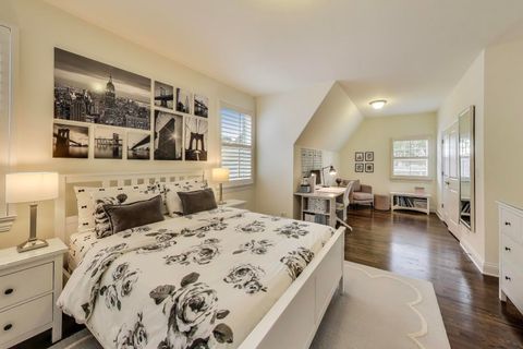 Tiny photo for 557 N Myrtle Avenue, Elmhurst, IL 60126 (MLS # 12486360)