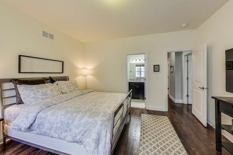 Tiny photo for 557 N Myrtle Avenue, Elmhurst, IL 60126 (MLS # 12486360)