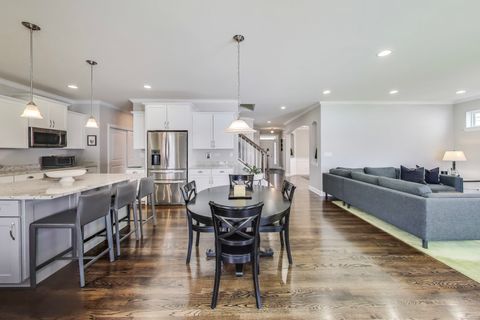 Tiny photo for 557 N Myrtle Avenue, Elmhurst, IL 60126 (MLS # 12486360)