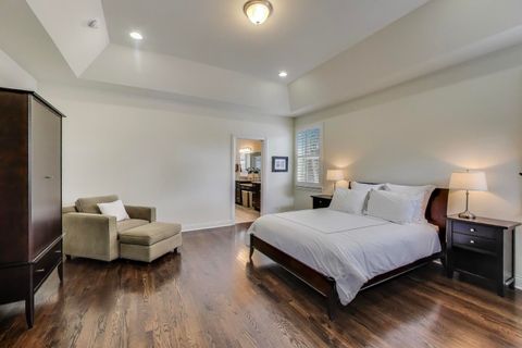 Tiny photo for 557 N Myrtle Avenue, Elmhurst, IL 60126 (MLS # 12486360)