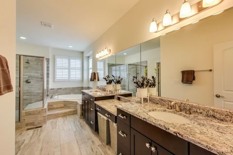 Tiny photo for 557 N Myrtle Avenue, Elmhurst, IL 60126 (MLS # 12486360)