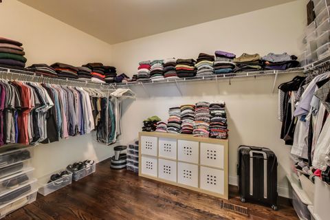 Tiny photo for 557 N Myrtle Avenue, Elmhurst, IL 60126 (MLS # 12486360)