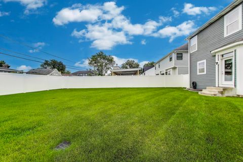 Tiny photo for 557 N Myrtle Avenue, Elmhurst, IL 60126 (MLS # 12486360)