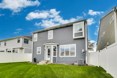 Tiny photo for 557 N Myrtle Avenue, Elmhurst, IL 60126 (MLS # 12486360)