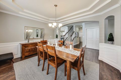 Tiny photo for 557 N Myrtle Avenue, Elmhurst, IL 60126 (MLS # 12486360)