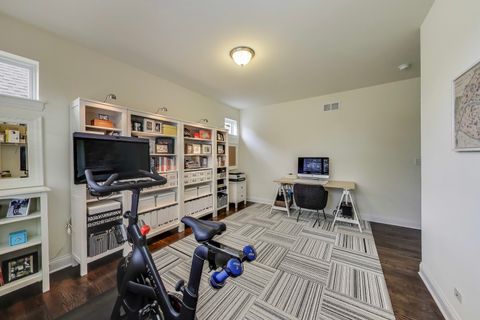 Tiny photo for 557 N Myrtle Avenue, Elmhurst, IL 60126 (MLS # 12486360)