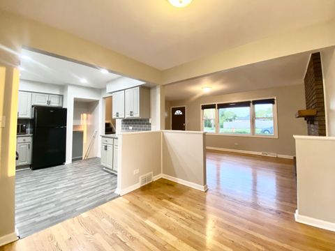 Tiny photo for 112 E 160th Place, South Holland, IL 60473 (MLS # 12547487)