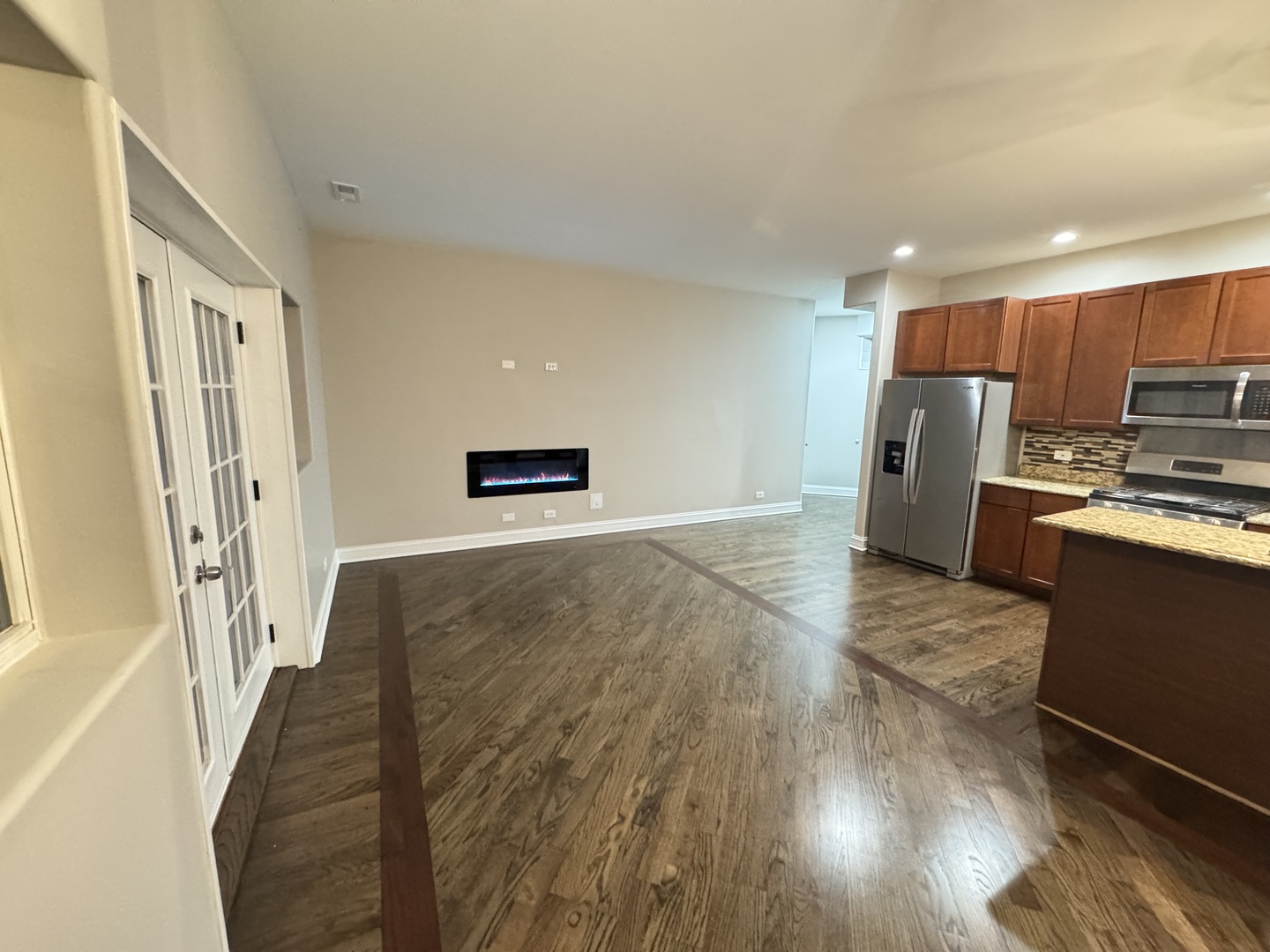 543 E 43rd Street 3W