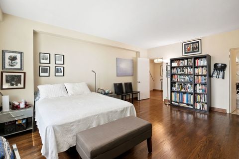 Tiny photo for 3180 N Lake Shore Drive #13C, Chicago, IL 60657 (MLS # 12473611)