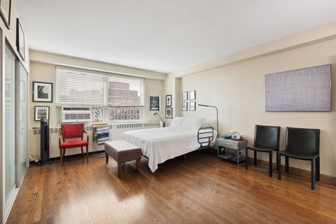 Tiny photo for 3180 N Lake Shore Drive #13C, Chicago, IL 60657 (MLS # 12473611)