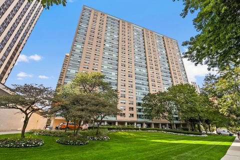 Photo of 3180 N Lake Shore Drive #13C, Chicago, IL 60657 (MLS # 12473611)