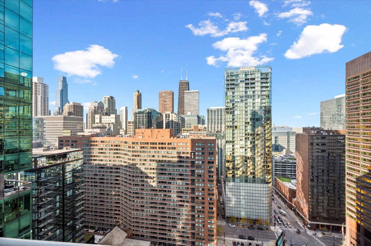 Chicago, Illinois 60611, United States, 2 Bedrooms Bedrooms, ,2 BathroomsBathrooms,Residential,Active,236415