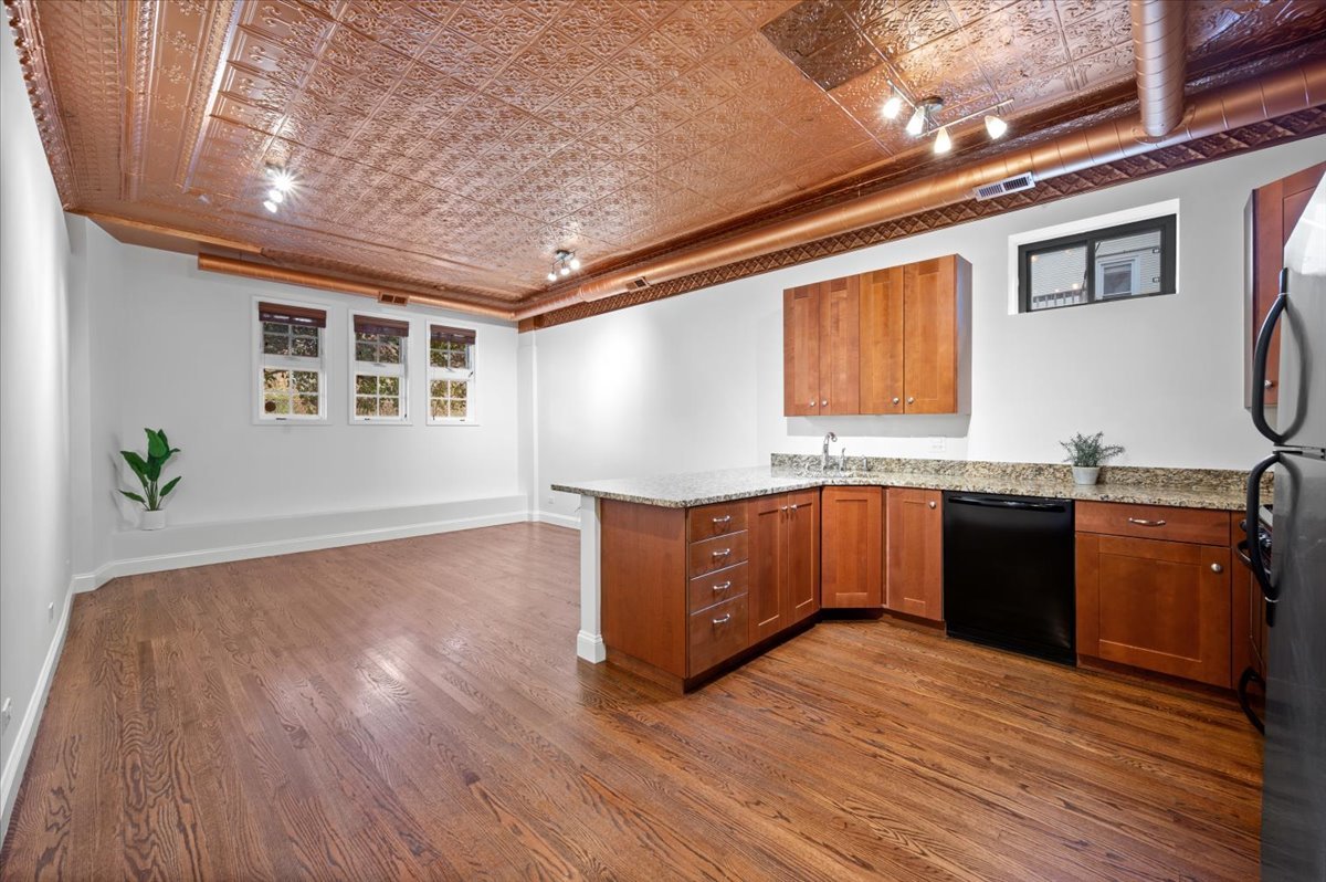 3212 N RAVENSWOOD Avenue 1