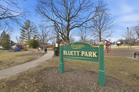 Tiny photo for 130 N Horner Lane, Mount Prospect, IL 60056 (MLS # 12610593)