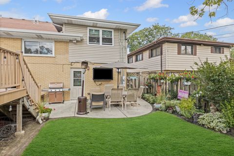 Tiny photo for 130 S Elm Tree Lane, Elmhurst, IL 60126 (MLS # 12453636)