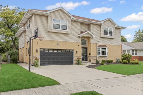 Tiny photo for 130 S Elm Tree Lane, Elmhurst, IL 60126 (MLS # 12453636)