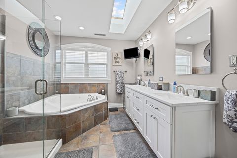 Tiny photo for 130 S Elm Tree Lane, Elmhurst, IL 60126 (MLS # 12453636)