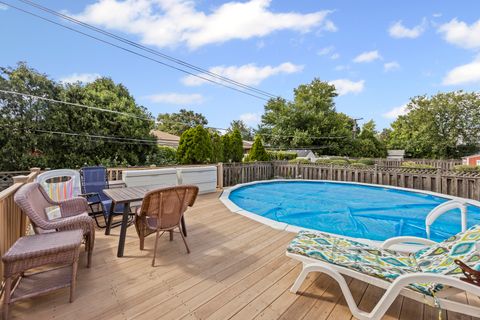 Tiny photo for 130 S Elm Tree Lane, Elmhurst, IL 60126 (MLS # 12453636)