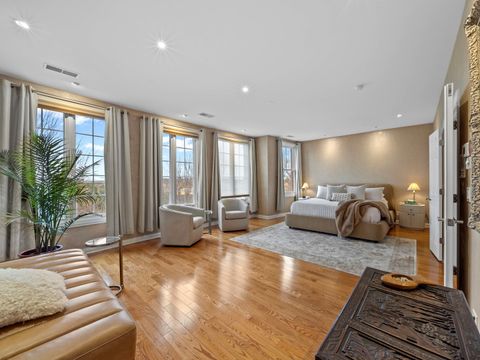 Tiny photo for 2048 Valor Court, Glenview, IL 60026 (MLS # 12630917)