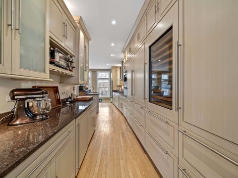 Tiny photo for 2048 Valor Court, Glenview, IL 60026 (MLS # 12630917)