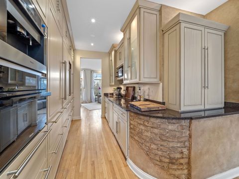 Tiny photo for 2048 Valor Court, Glenview, IL 60026 (MLS # 12630917)