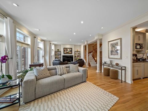 Tiny photo for 2048 Valor Court, Glenview, IL 60026 (MLS # 12630917)