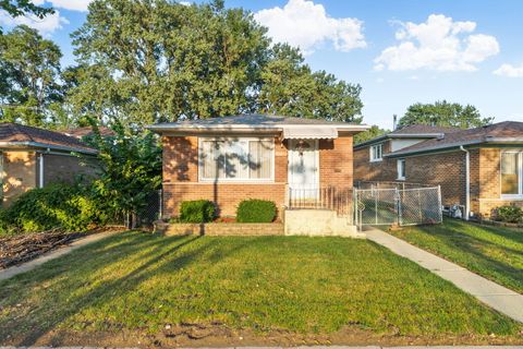 12915 S Houston Avenue Chicago IL 60633