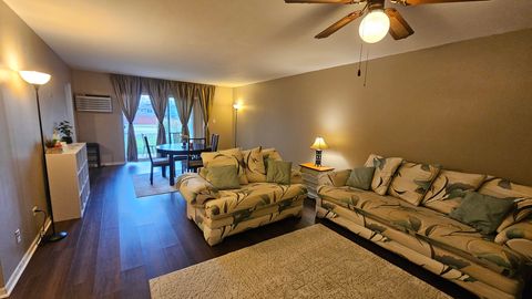 Tiny photo for 1321 S Finley Road #105, Lombard, IL 60148 (MLS # 12523198)