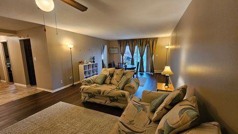 Tiny photo for 1321 S Finley Road #105, Lombard, IL 60148 (MLS # 12523198)