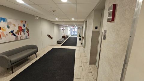 Tiny photo for 1321 S Finley Road #105, Lombard, IL 60148 (MLS # 12523198)