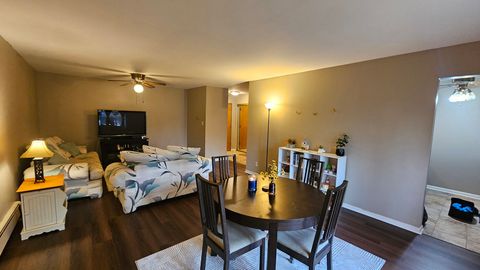 Tiny photo for 1321 S Finley Road #105, Lombard, IL 60148 (MLS # 12523198)