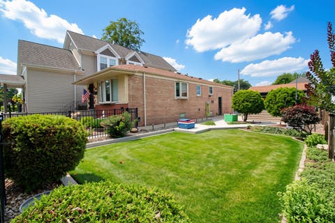 Tiny photo for 10756 S Albany Avenue, Chicago, IL 60655 (MLS # 12727765)