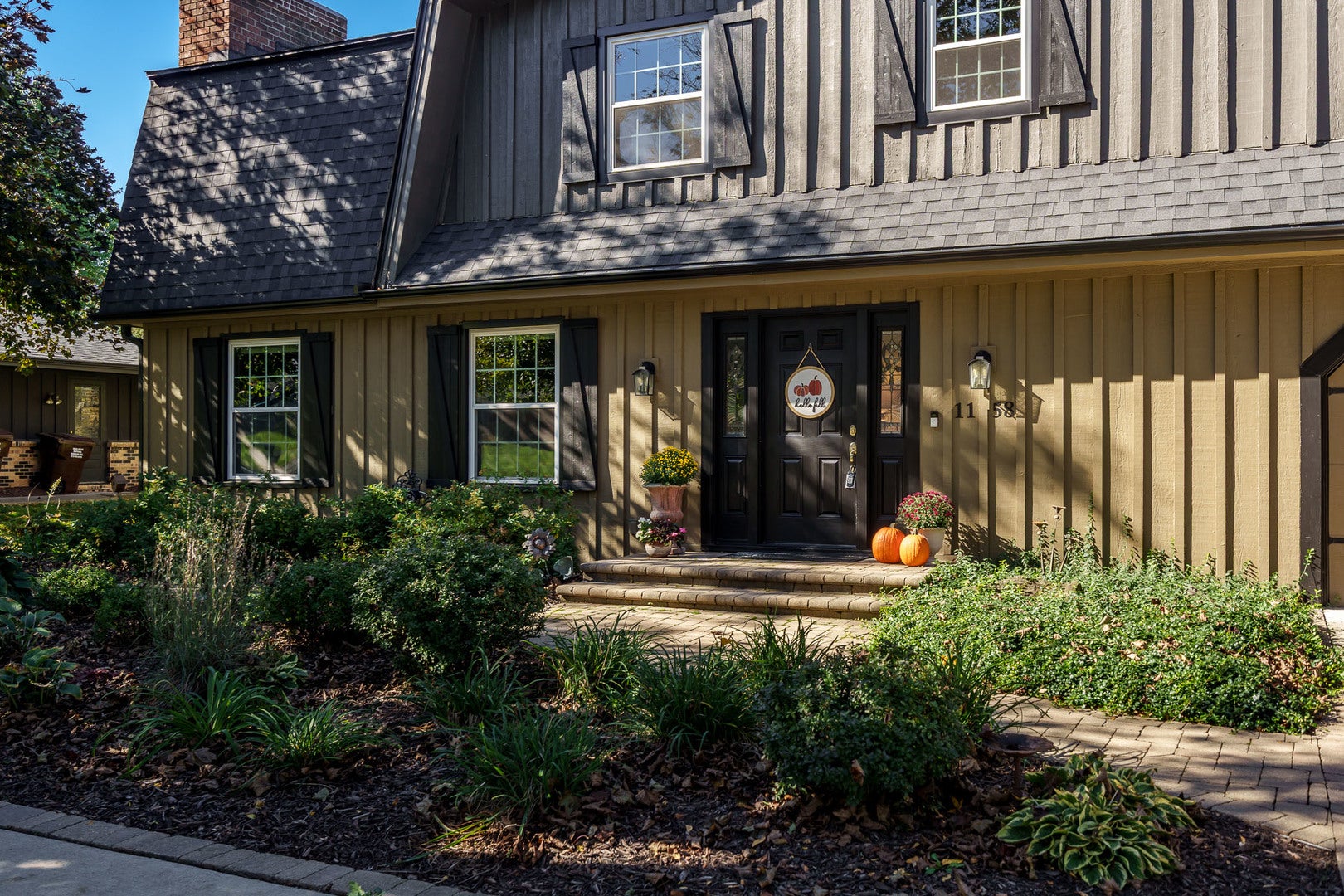 1158 ROXBURY Road