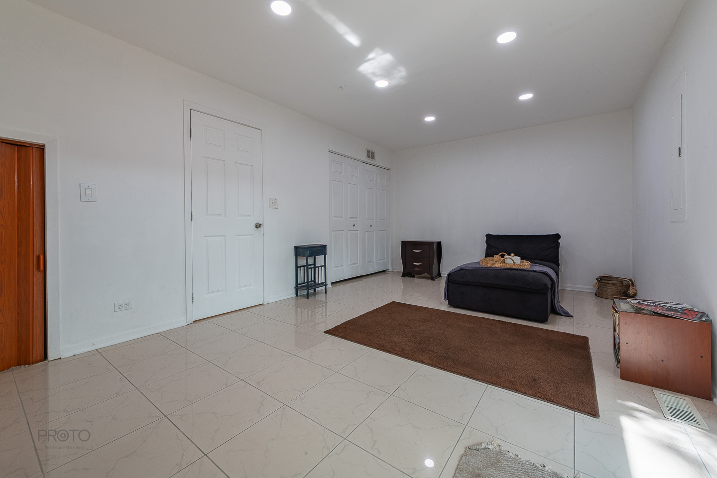 Properties 4 3804 W Devon Avenue