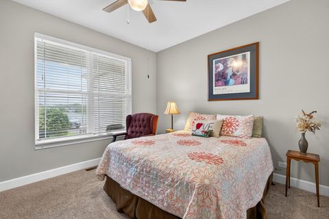 Tiny photo for 777 W Fairway Drive, Addison, IL 60101 (MLS # 12631102)