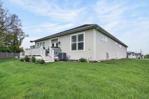 Tiny photo for 777 W Fairway Drive, Addison, IL 60101 (MLS # 12631102)