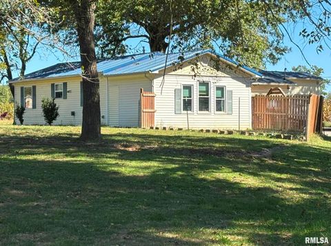 Photo of 3152 Hotze Road, Salem, IL 62881 (MLS # EB460203)