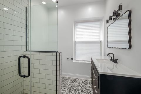 Tiny photo for 6845 S Saint Lawrence Avenue, Chicago, IL 60637 (MLS # 12525088)