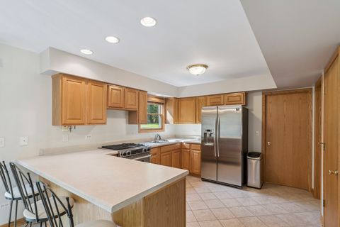 Tiny photo for 25455 W Greenview Avenue W, Antioch, IL 60002 (MLS # 12500101)