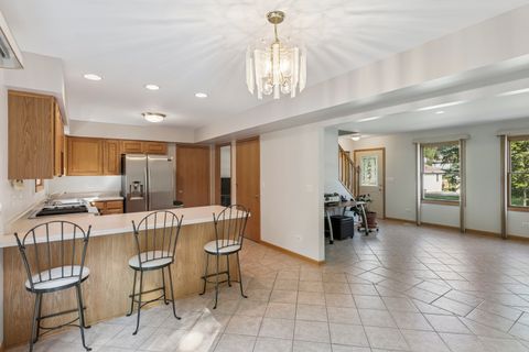 Tiny photo for 25455 W Greenview Avenue W, Antioch, IL 60002 (MLS # 12500101)