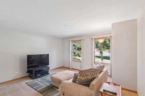 Tiny photo for 25455 W Greenview Avenue W, Antioch, IL 60002 (MLS # 12500101)