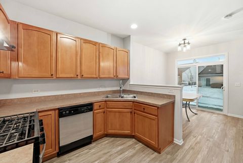 Tiny photo for 1462 Legacy Drive #315-4, DeKalb, IL 60115 (MLS # 12537881)