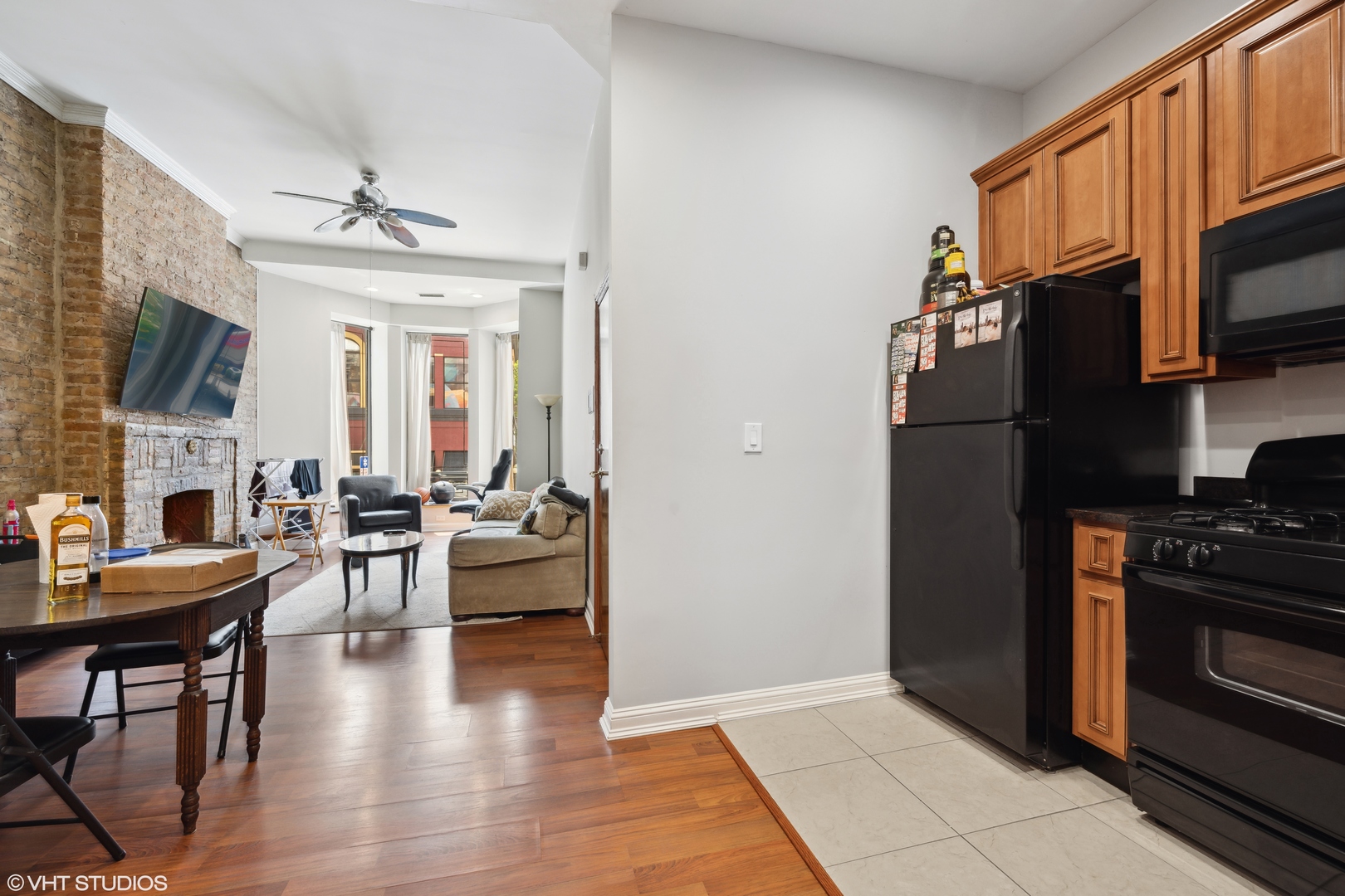 116 W Grand Avenue 2