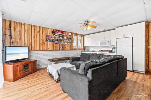 Tiny photo for 1337 Mabel Lane, Lake Holiday, IL 60548 (MLS # 12718057)