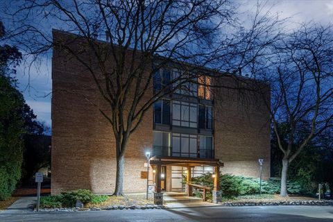 5830 Oakwood Drive 3H Lisle IL 60532