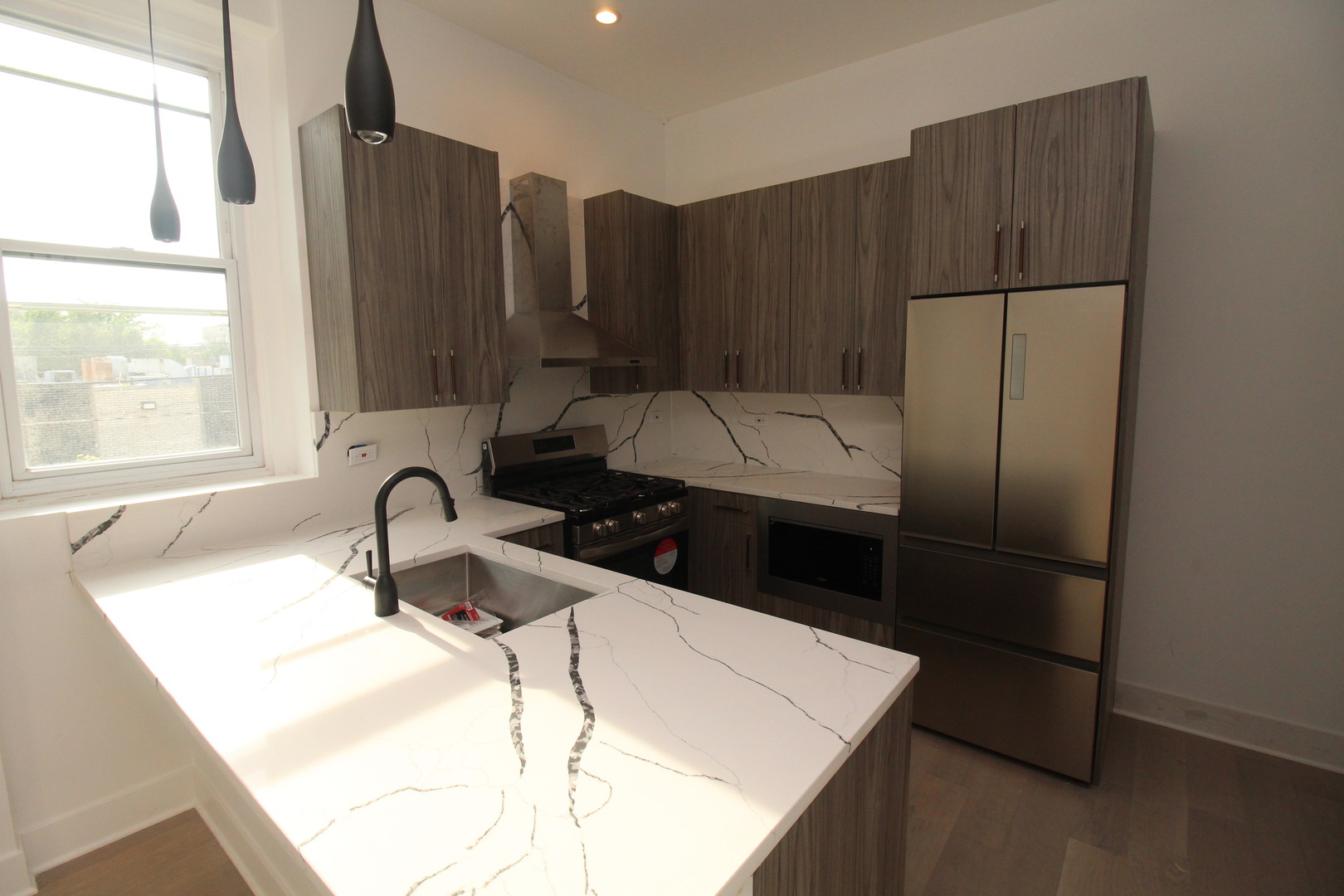 1236 W Hubbard Street 2N