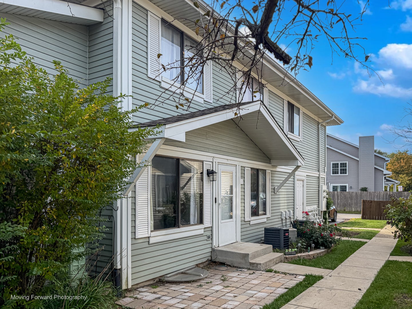 2S771 Winchester Circle E 3